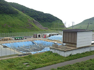 竜飛ケーブルヘッド（青森側）　遮風建屋基礎工事の様子